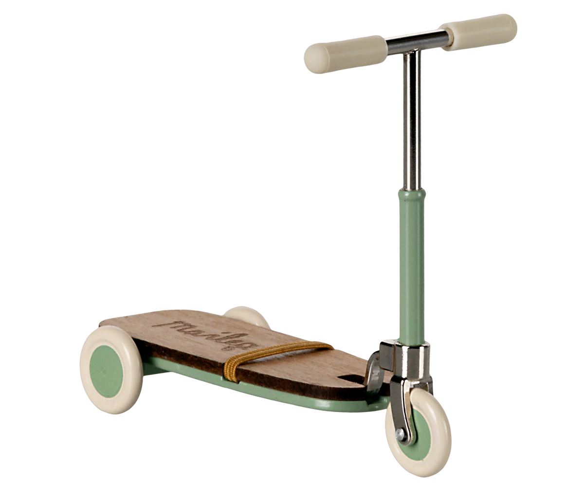 Maileg Kick Board Mouse Mint