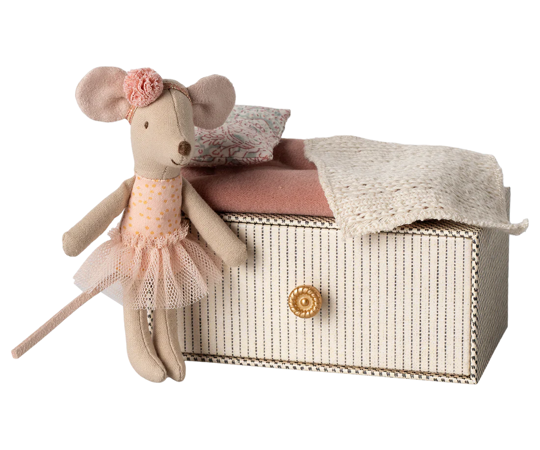 Maileg Dance Mouse in Daybed